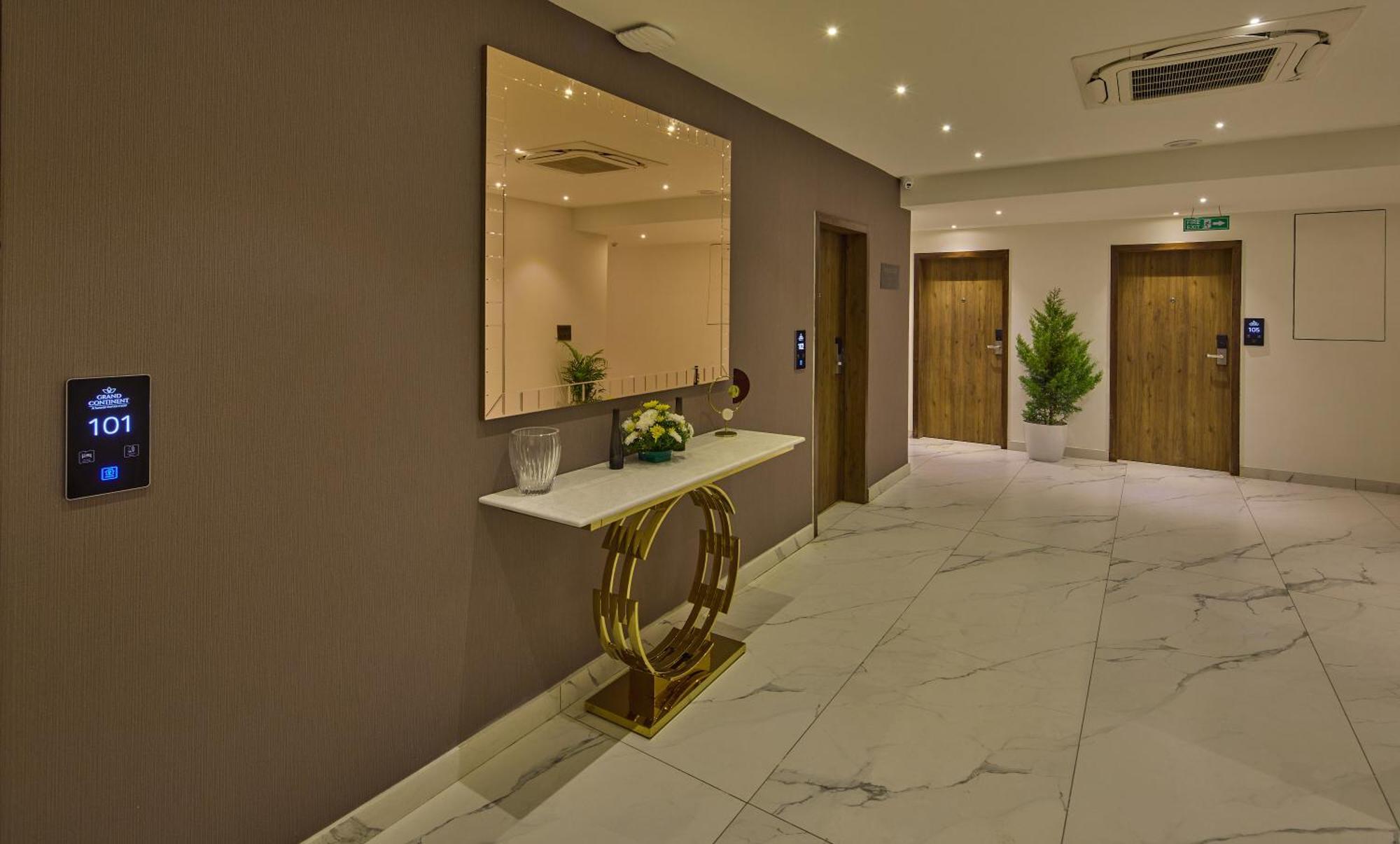 Grand Continent Hebbal A Sarovar Portico Affiliate Hotel 벵갈루루 외부 사진