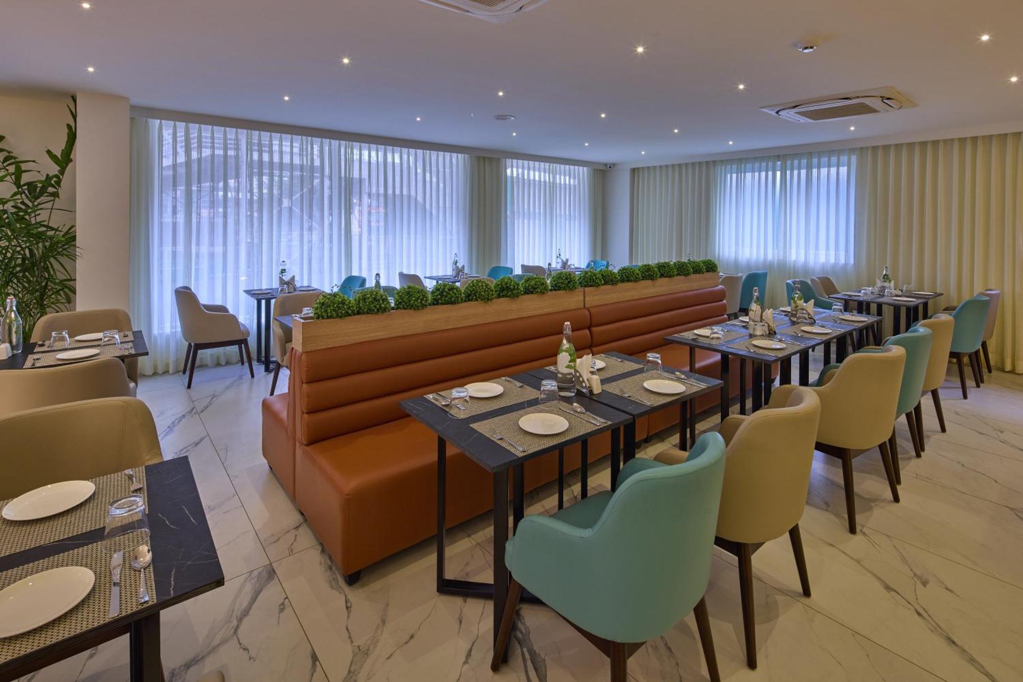 Grand Continent Hebbal A Sarovar Portico Affiliate Hotel 벵갈루루 외부 사진
